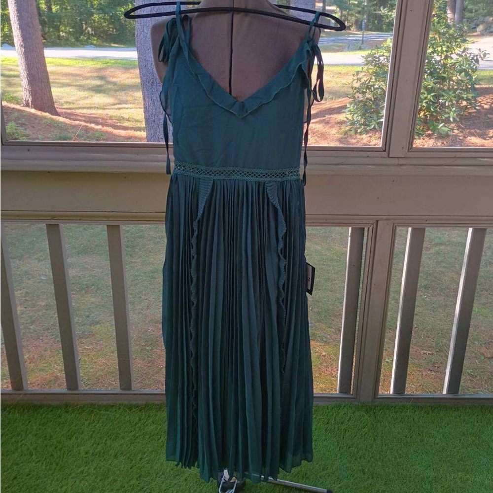 Lulus Green Sleeveless Cocktail-length Dress - XXS NWT